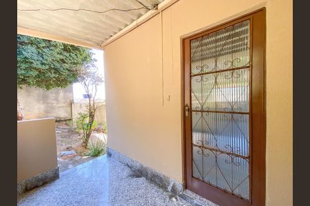 Casa para alugar com 2 quartos, 130m² em Califórnia, Belo Horizonte