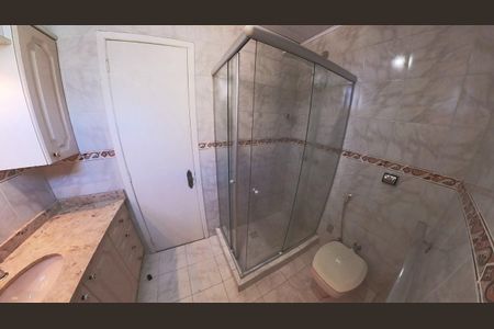 Banheiro 2 de apartamento para alugar com 2 quartos, 106m² em Centro, Petrópolis