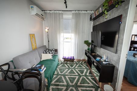 Sala de apartamento para alugar com 1 quarto, 45m² em Humaitá, Porto Alegre