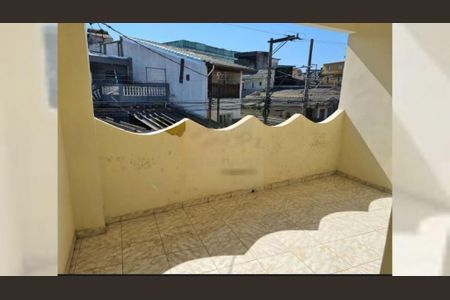Casa à venda com 3 quartos, 179m² em Jardim Elvira, Osasco