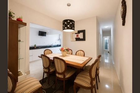 Casa à venda com 118m², 2 quartos e 2 vagas