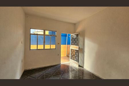 Sala de casa para alugar com 2 quartos, 80m² em Chatuba, Mesquita