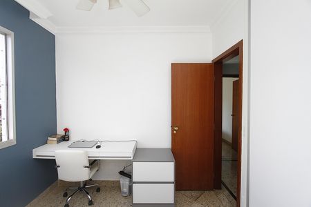 Apartamento à venda com 175m², 4 quartos e 2 vagasQuarto 2