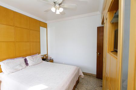 Apartamento à venda com 175m², 4 quartos e 2 vagasQuarto 3 - Suíte