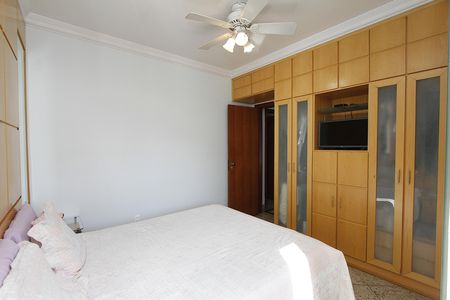 Apartamento à venda com 175m², 4 quartos e 2 vagasQuarto 3 - Suíte