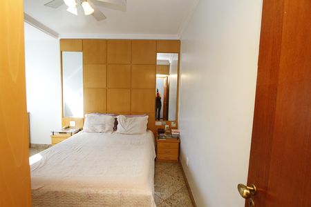 Apartamento à venda com 175m², 4 quartos e 2 vagasQuarto 3 - Suíte