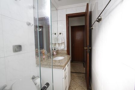 Apartamento à venda com 175m², 4 quartos e 2 vagasBanheiro Social