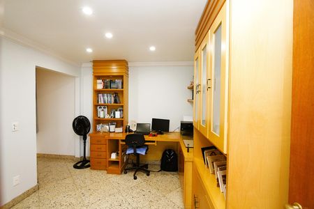 Apartamento à venda com 175m², 4 quartos e 2 vagasQUARTO 4 Cobertura