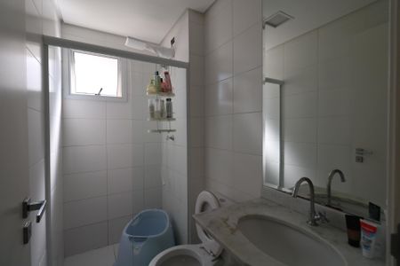 Apartamento à venda com 66m², 2 quartos e 1 vaga Apartamento à venda com 66m², 2 quartos e 1 vagaBanheiro da Suíte 2