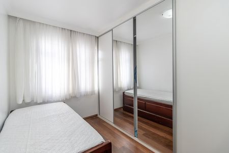 Quarto 1 de apartamento para alugar com 2 quartos, 63m² em Santa Amelia, Belo Horizonte