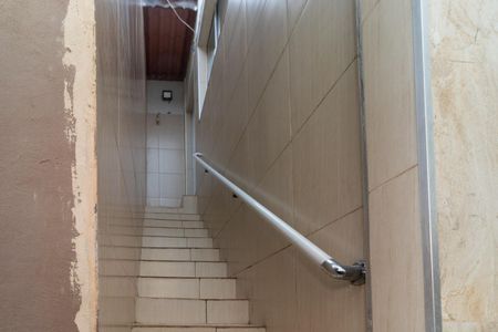 Apartamento para alugar com 42m², 1 quarto e sem vaga Apartamento para alugar com 42m², 1 quarto e sem vagaEscada de acesso