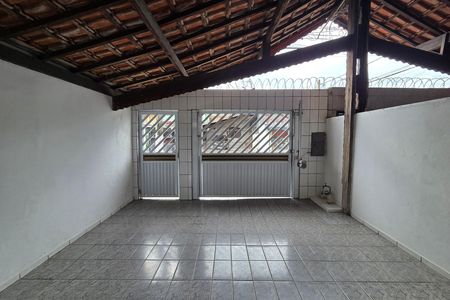 Garagem de casa para alugar com 3 quartos, 82m² em Nova Mirim, Praia Grande