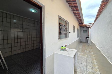 Quintal de casa para alugar com 3 quartos, 82m² em Nova Mirim, Praia Grande