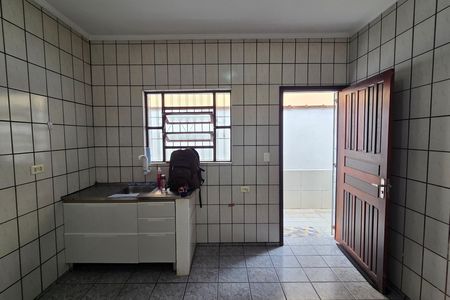Cozinha de casa para alugar com 3 quartos, 82m² em Nova Mirim, Praia Grande