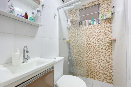 Banheiro de casa à venda com 2 quartos, 56m² em Padroeira, Osasco