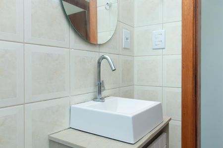 Banheiro de apartamento para alugar com 1 quarto, 40m² em Partenon, Porto Alegre