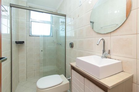 Banheiro de apartamento à venda com 1 quarto, 40m² em Partenon, Porto Alegre