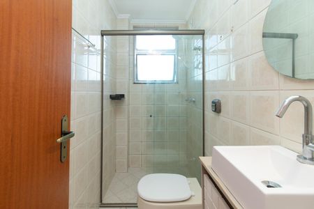 Banheiro de apartamento para alugar com 1 quarto, 40m² em Partenon, Porto Alegre