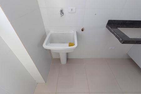 Cozinha e Área de Serviço de apartamento para alugar com 2 quartos, 39m² em Vila Jacuí, São Paulo