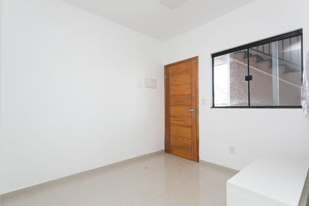 Sala  de apartamento para alugar com 2 quartos, 40m² em Vila Jacuí, São Paulo