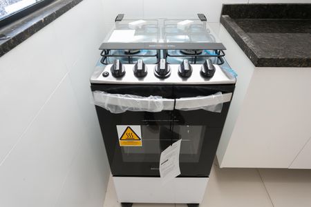 Cozinha / Fogão de apartamento para alugar com 2 quartos, 40m² em Vila Jacuí, São Paulo