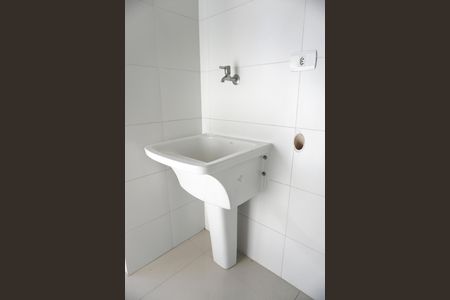 Área de serviço de apartamento para alugar com 2 quartos, 47m² em Vila Jacuí, São Paulo