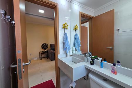 Apartamento para alugar com 64m², 2 quartos e 1 vaga Apartamento para alugar com 64m², 2 quartos e 1 vagaBanheiro da Suíte 1
