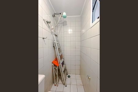 Banheiro de serviço de apartamento para alugar com 4 quartos, 105m² em Perdizes, São Paulo