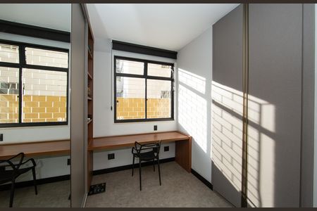 Apartamento para alugar com 185m², 2 quartos e 1 vaga Apartamento para alugar com 185m², 2 quartos e 1 vagaCLOSET QUARTO1