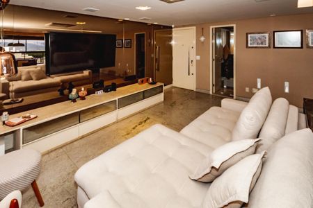 Apartamento à venda com 188m², 4 quartos e 3 vagasSala