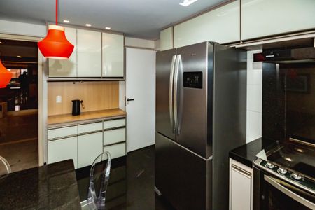 Apartamento à venda com 188m², 4 quartos e 3 vagasCozinha