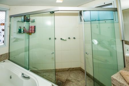 Apartamento à venda com 188m², 4 quartos e 3 vagasBanheiro do Quarto 4