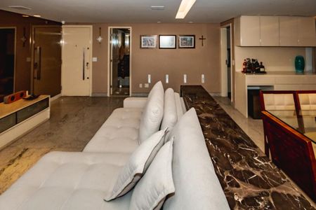 Apartamento à venda com 188m², 4 quartos e 3 vagasSala