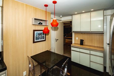 Cozinha de apartamento à venda com 4 quartos, 188m² em Liberdade, Belo Horizonte
