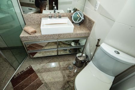 Apartamento à venda com 188m², 4 quartos e 3 vagasBanheiro do Quarto 4