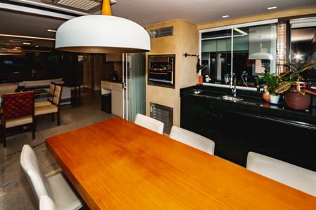 Apartamento à venda com 188m², 4 quartos e 3 vagasVaranda gourmet