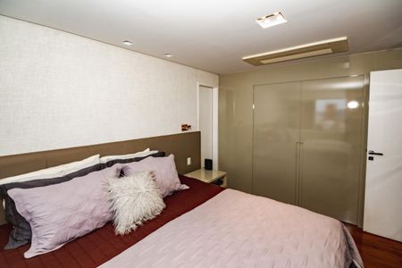Apartamento à venda com 188m², 4 quartos e 3 vagasQuarto 4