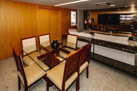 Apartamento à venda com 188m², 4 quartos e 3 vagasSala de Jantar