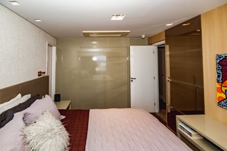 Apartamento à venda com 188m², 4 quartos e 3 vagasQuarto 4