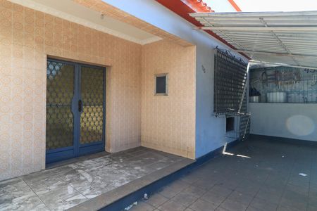 Quintal de casa para alugar com 3 quartos, 150m² em Marechal Hermes, Rio de Janeiro