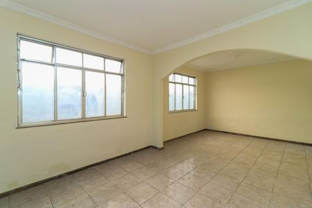 Sala de casa para alugar com 3 quartos, 150m² em Marechal Hermes, Rio de Janeiro