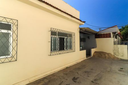 Fachada de casa para alugar com 3 quartos, 160m² em Marechal Hermes, Rio de Janeiro