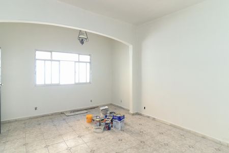 Sala de casa para alugar com 3 quartos, 160m² em Marechal Hermes, Rio de Janeiro