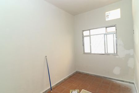 Quarto 2 de casa para alugar com 3 quartos, 160m² em Marechal Hermes, Rio de Janeiro