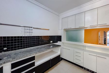 Cozinha de casa para alugar com 5 quartos, 300m² em Vila Carrão, São Paulo