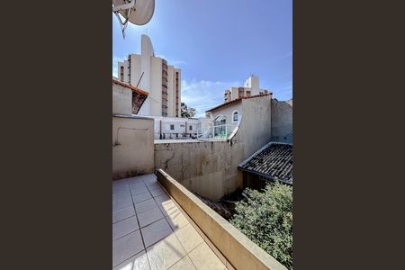 Varanda de casa para alugar com 5 quartos, 300m² em Vila Carrão, São Paulo