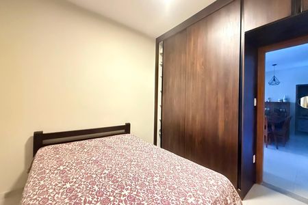 Quarto 2 de casa à venda com 3 quartos, 855m² em Palmeiras, Belo Horizonte