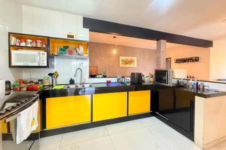 Cozinha de casa à venda com 3 quartos, 855m² em Palmeiras, Belo Horizonte