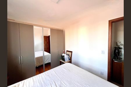 Casa à venda com 5 quartos, 700m² em Santa Tereza, Belo Horizonte