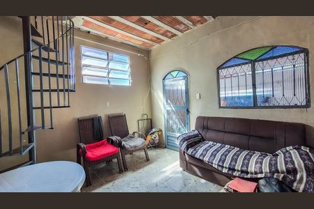 Sala de casa para alugar com 2 quartos, 50m² em Cordovil, Rio de Janeiro